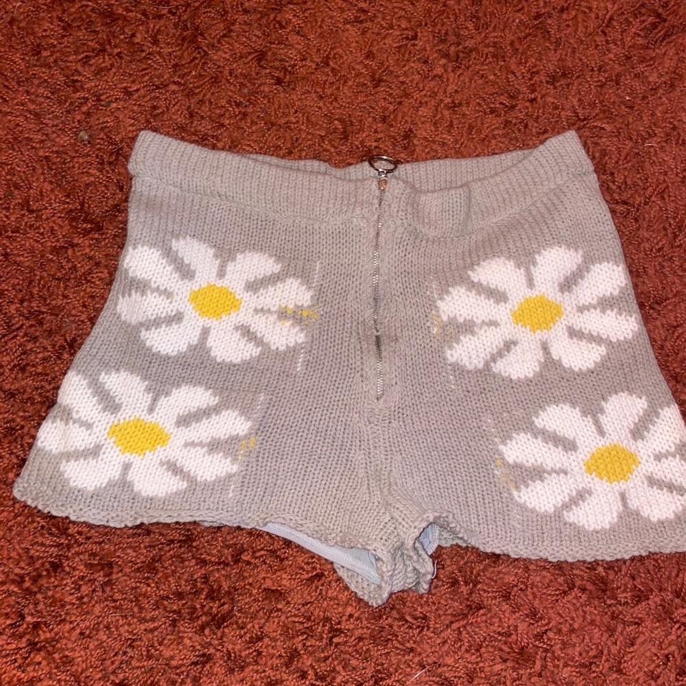 Daisy Knit Shorts
